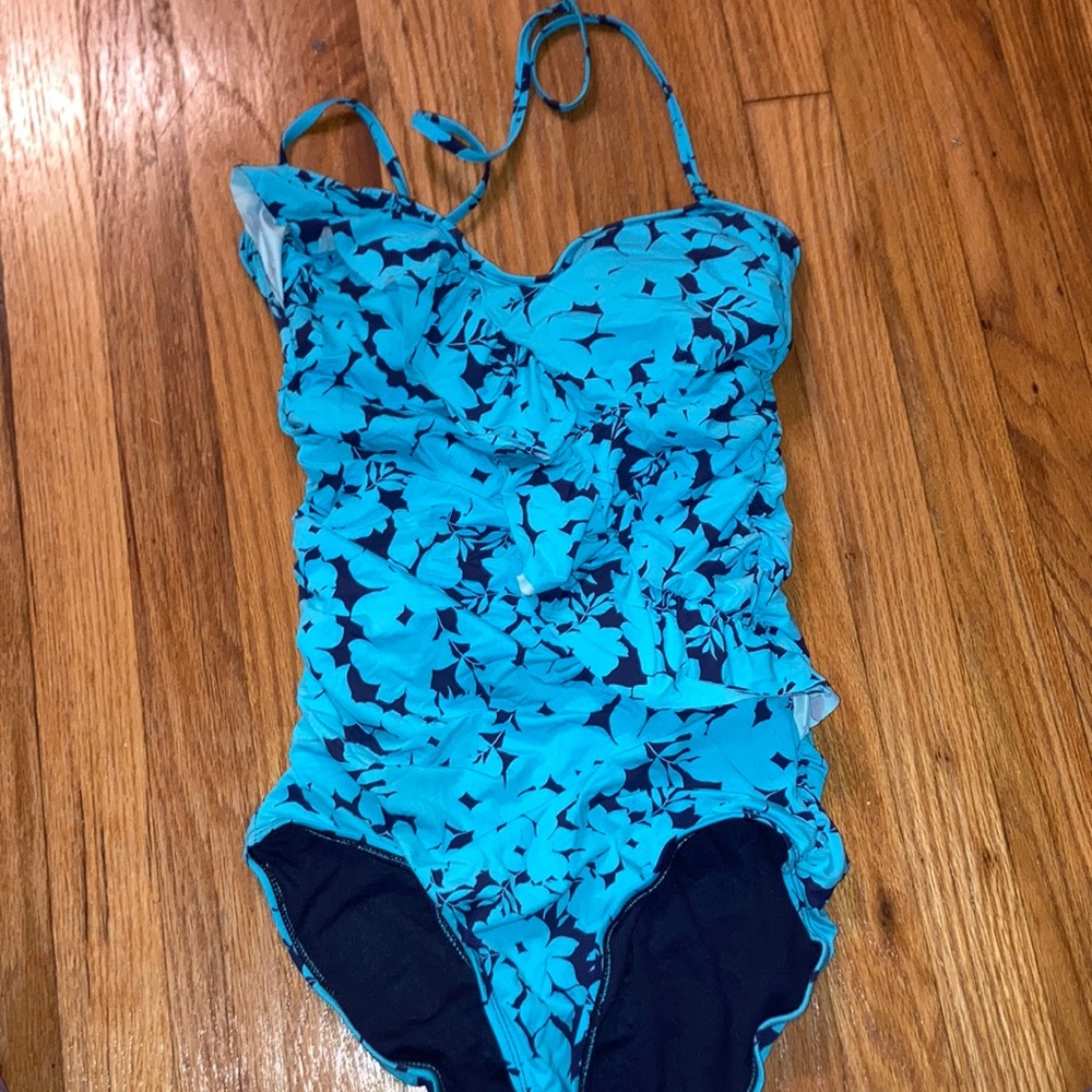 Old Navy one piece bathing suit